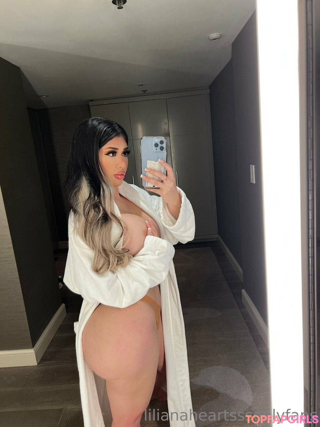 Naakte gelekte OnlyFans-foto van Lilianaheartsss #677