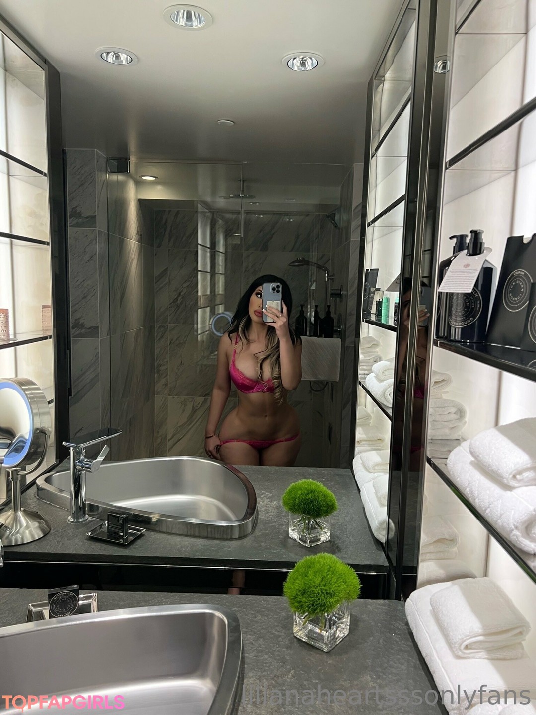 Naakte gelekte OnlyFans-foto van Lilianaheartsss #775