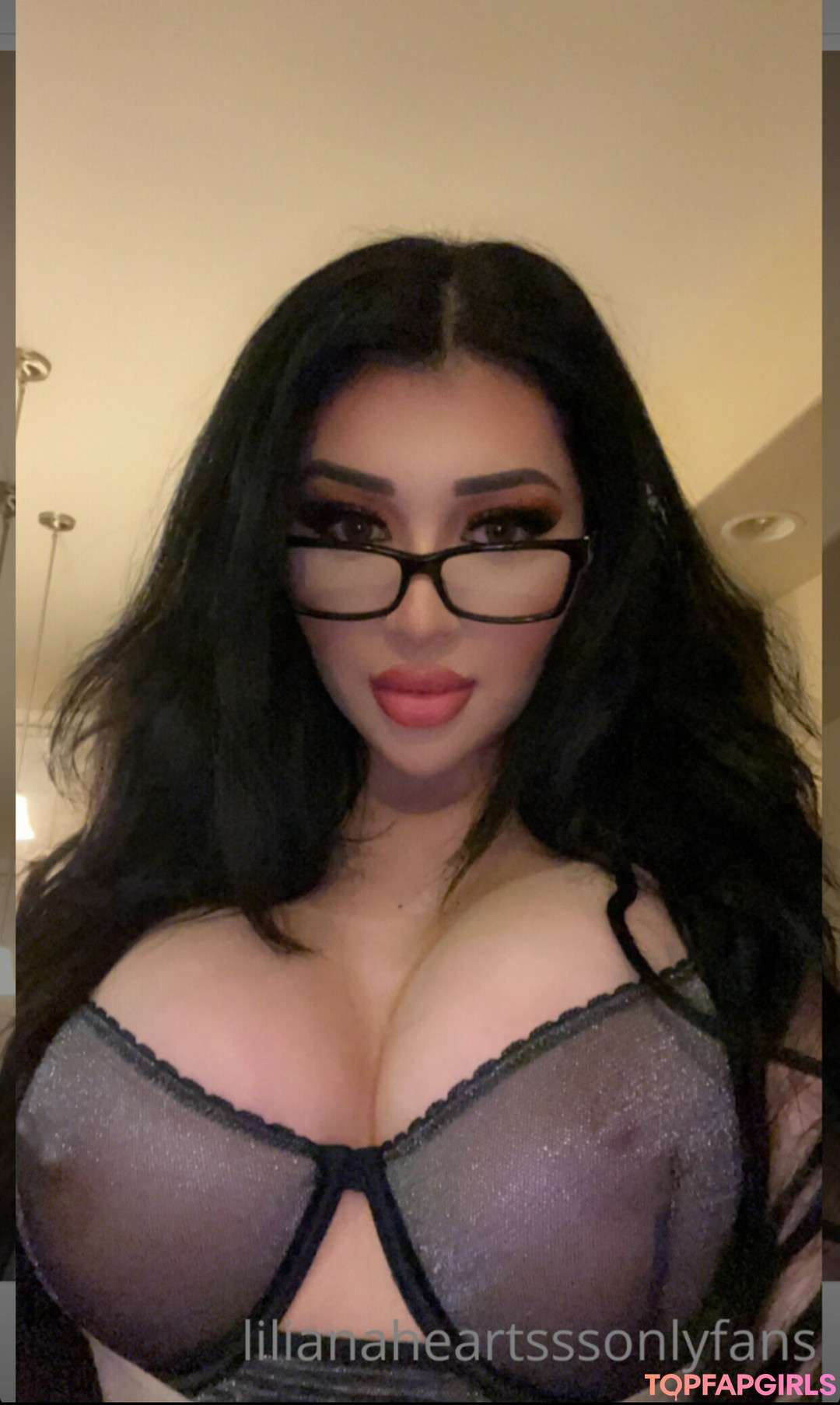 Naakte gelekte OnlyFans-foto van Lilianaheartsss #1153