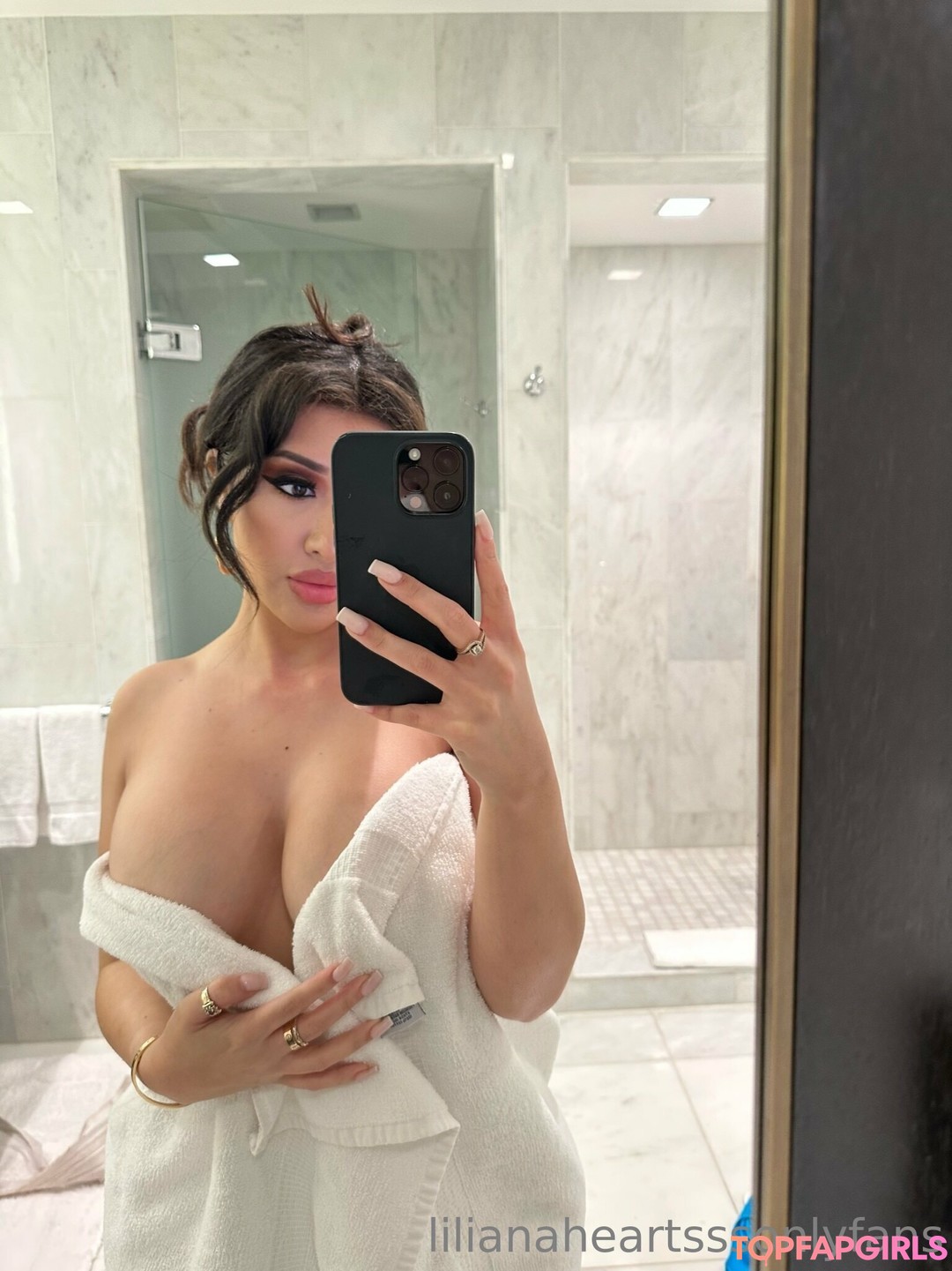 Naakte gelekte OnlyFans-foto van Lilianaheartsss #1256