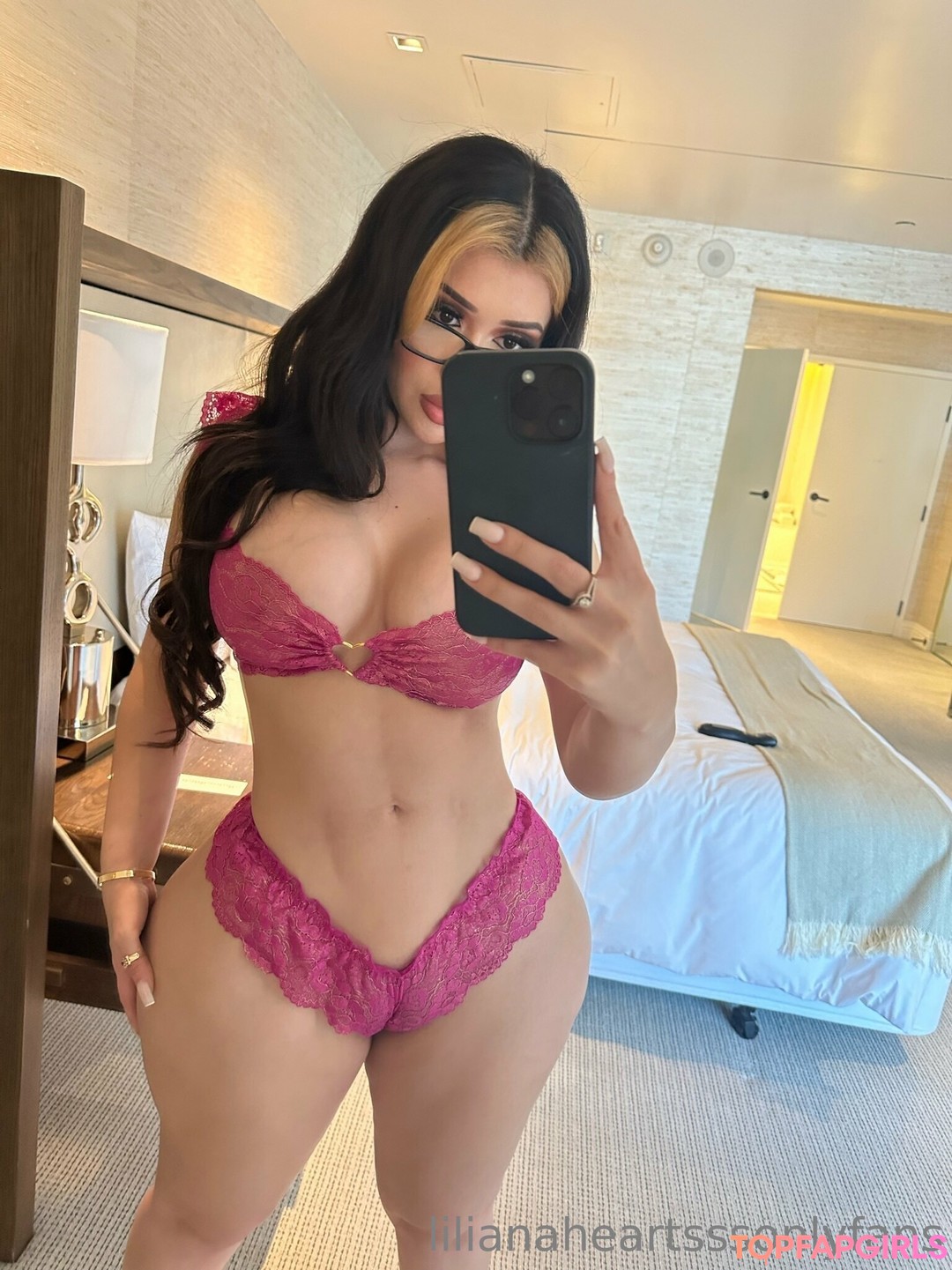 Naakte gelekte OnlyFans-foto van Lilianaheartsss #1284
