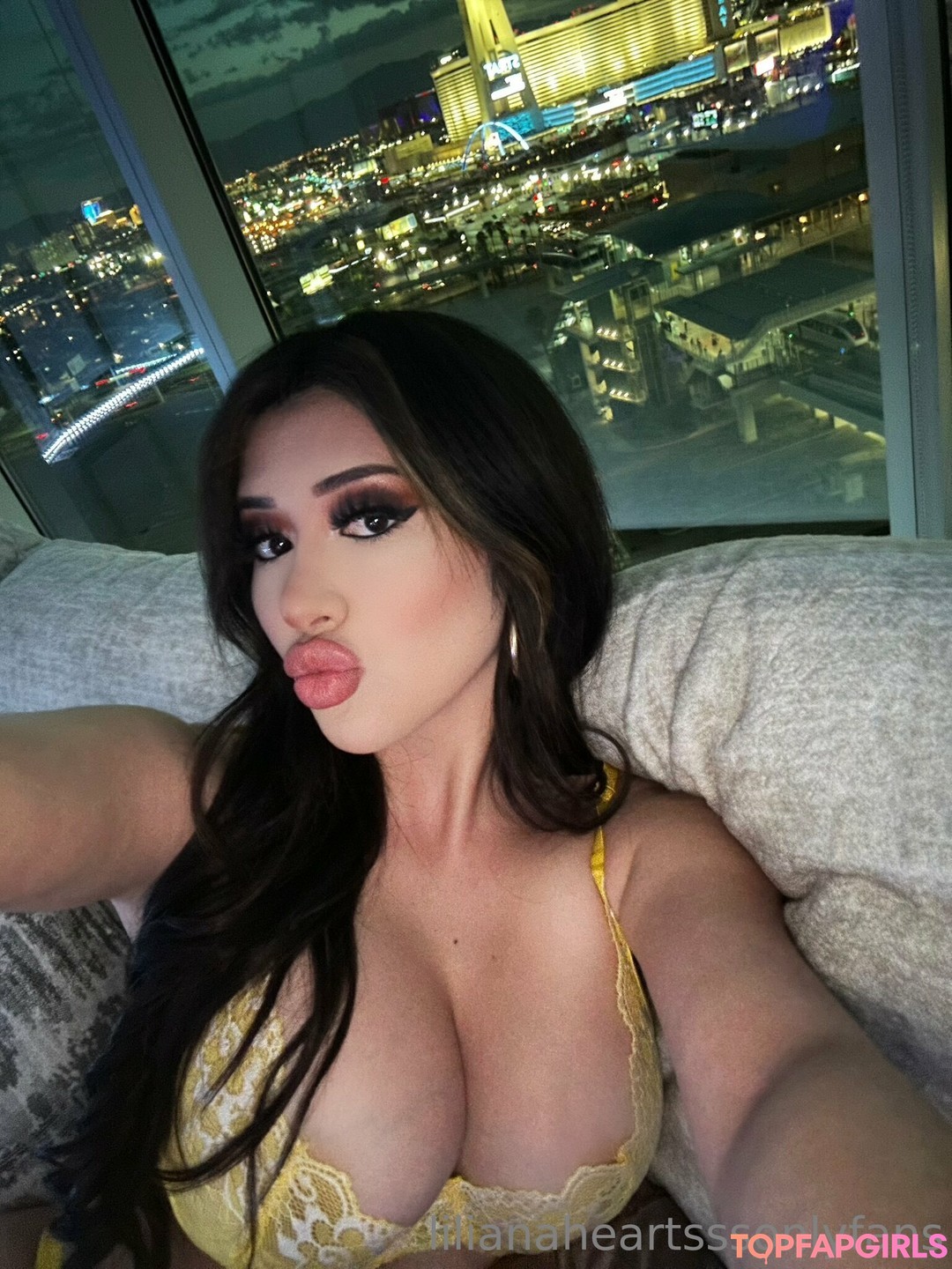 Naakte gelekte OnlyFans-foto van Lilianaheartsss #1359