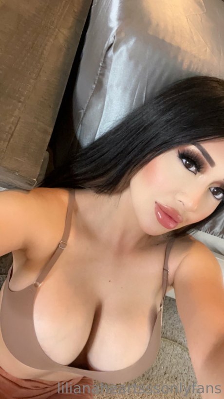 Naakte gelekte OnlyFans-foto van Lilianaheartsss