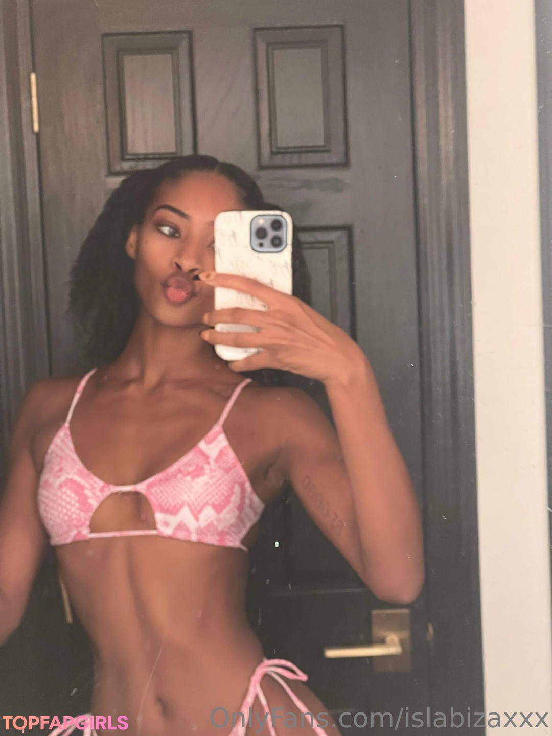 Naakte gelekte OnlyFans-foto van Isla Biza #399