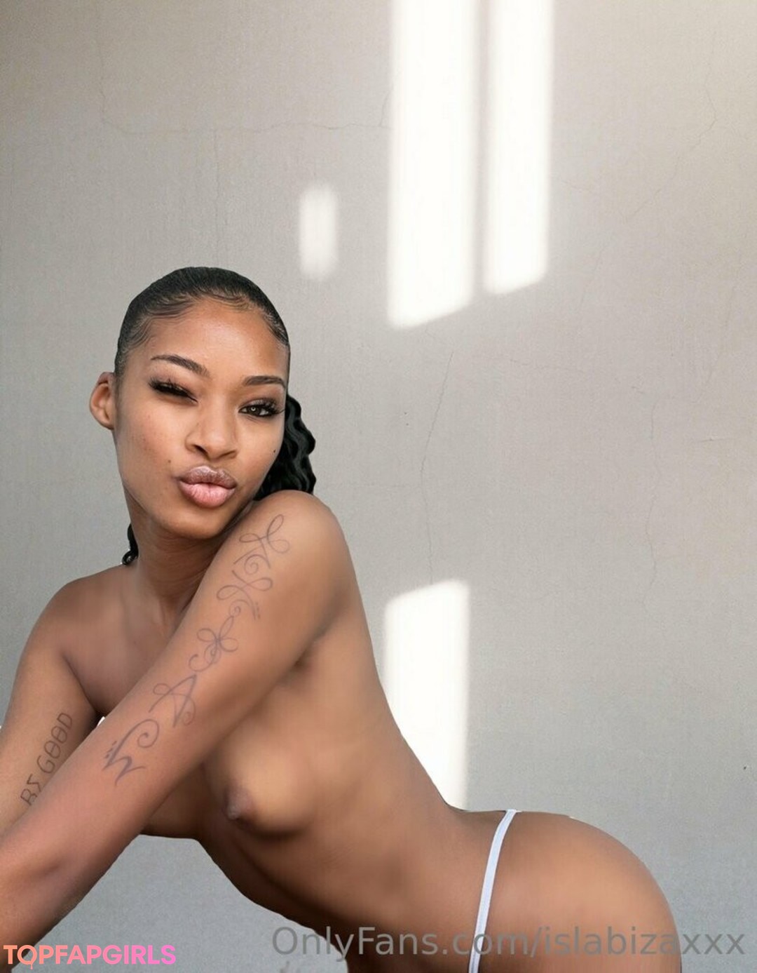 Naakte gelekte OnlyFans-foto van Isla Biza #659