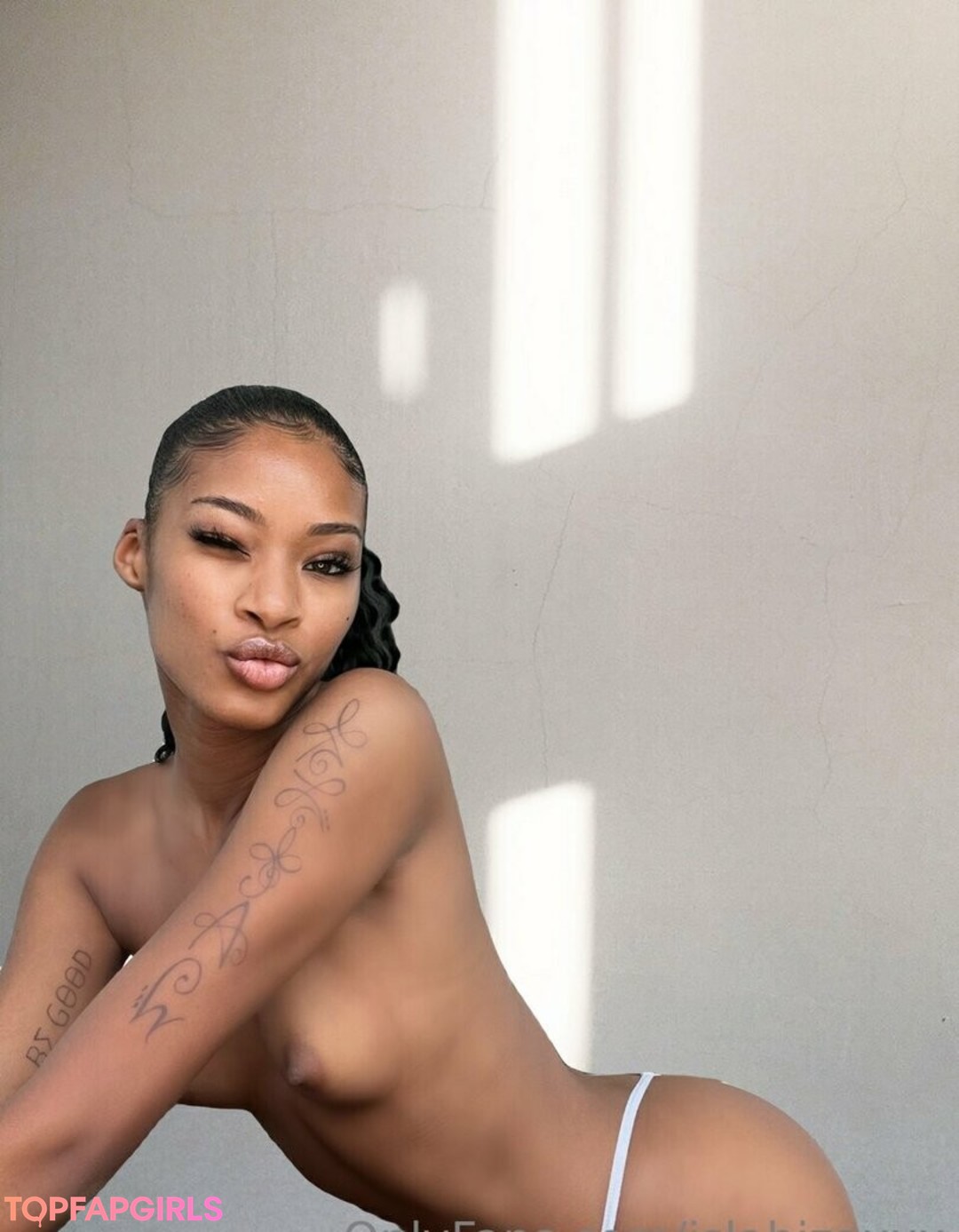 Naakte gelekte OnlyFans-foto van Isla Biza #895