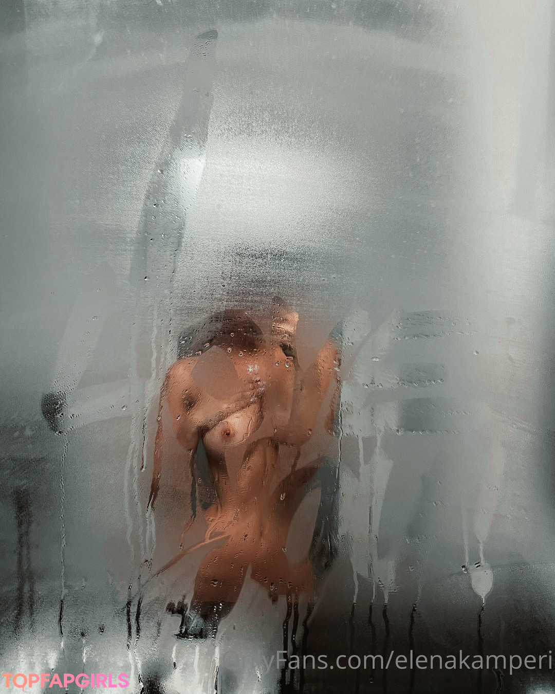 Naakte gelekte OnlyFans-foto van Elena Kamperi #117