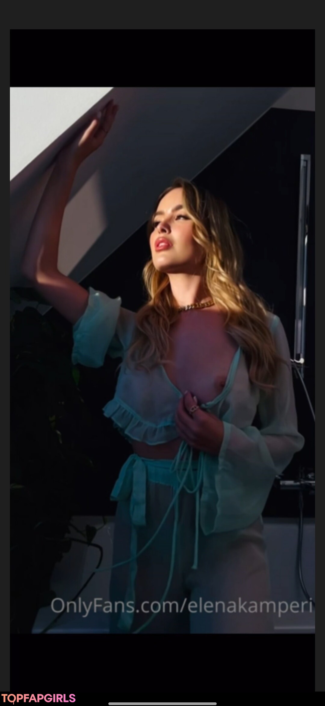 Naakte gelekte OnlyFans-foto van Elena Kamperi #139