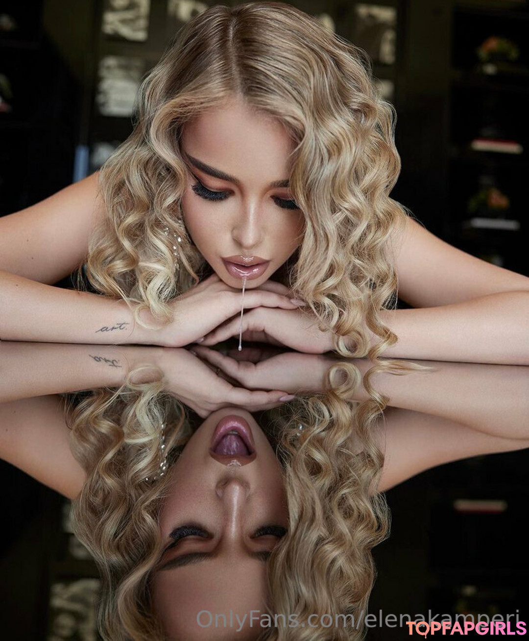 Naakte gelekte OnlyFans-foto van Elena Kamperi #220