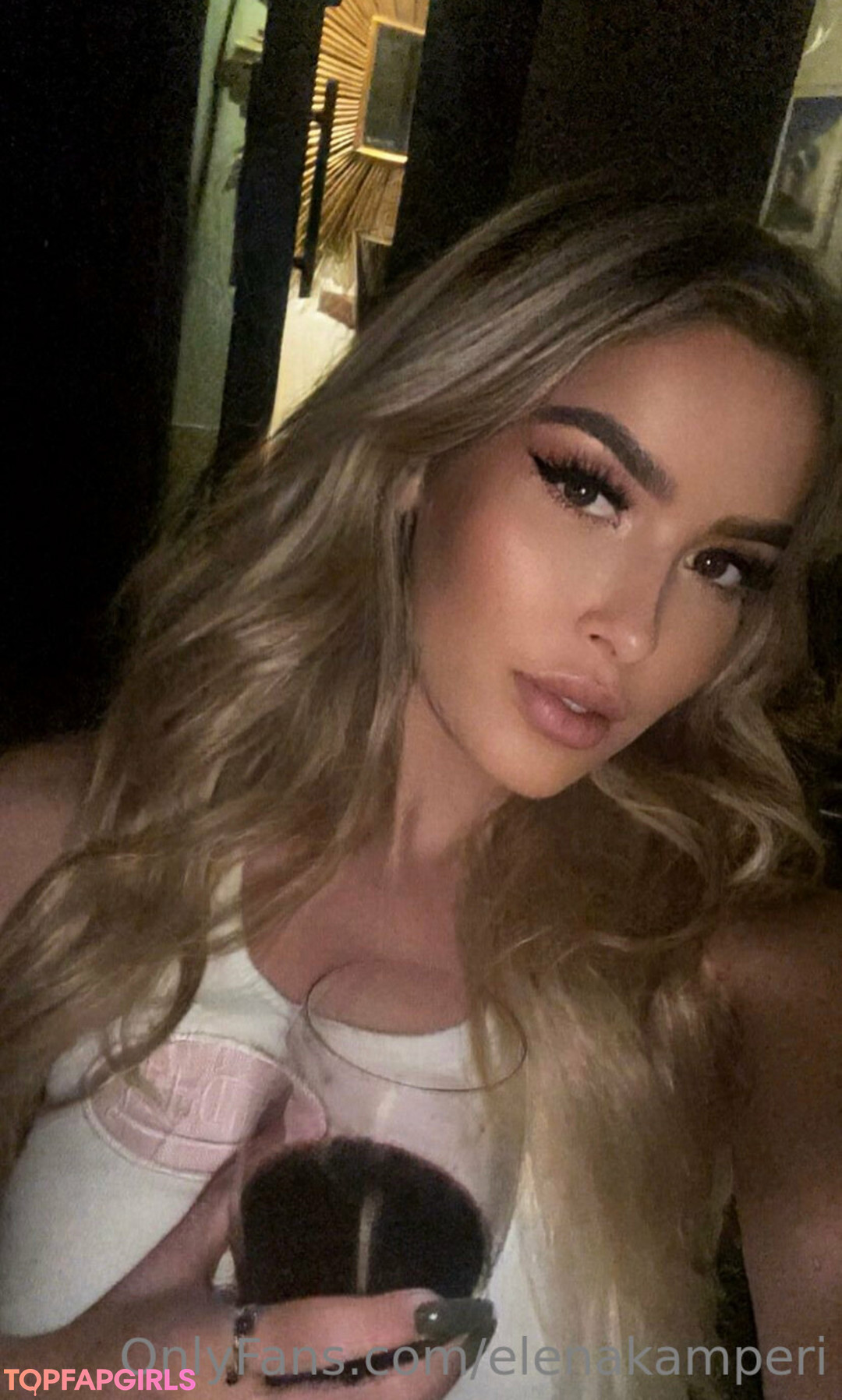 Naakte gelekte OnlyFans-foto van Elena Kamperi #269