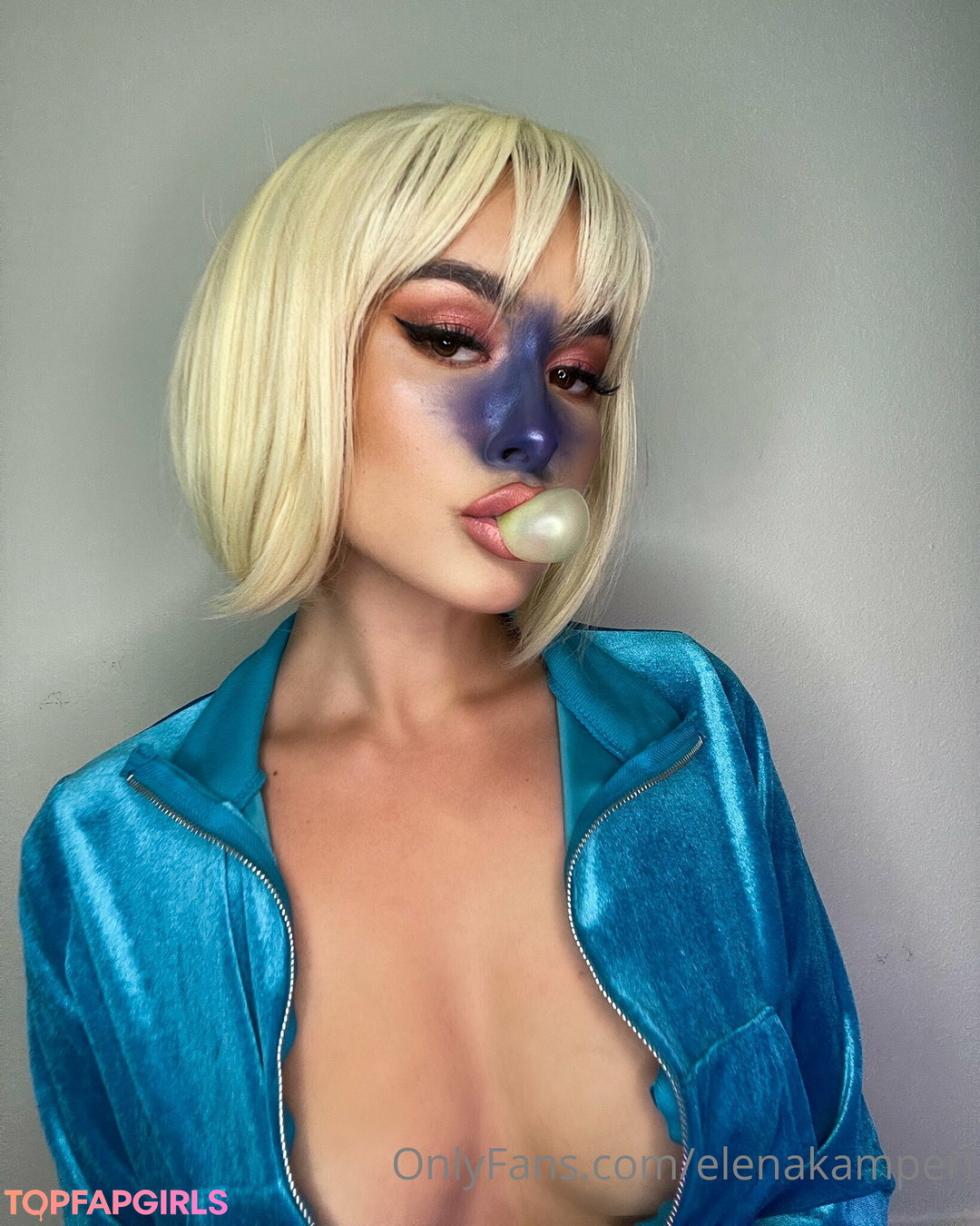 Naakte gelekte OnlyFans-foto van Elena Kamperi #92