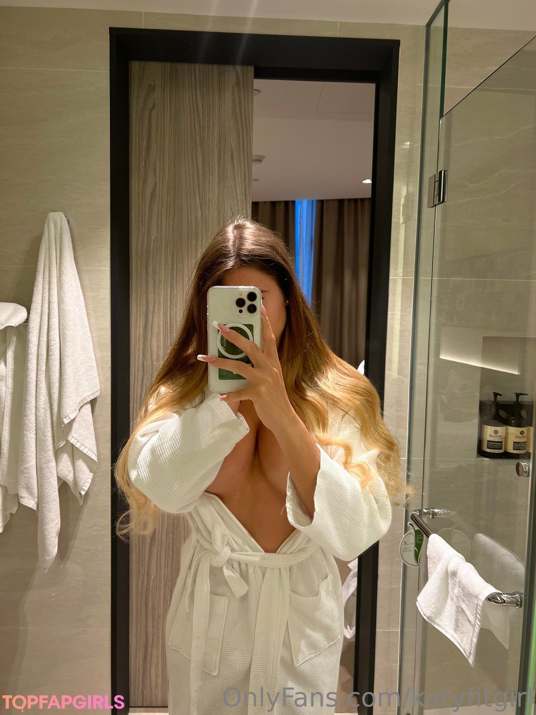 Naakte gelekte OnlyFans-foto van Ekaterina Katislo #20