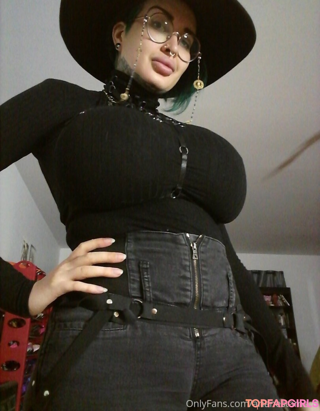 Naakte gelekte OnlyFans-foto van Ariane Saint Amour #1354