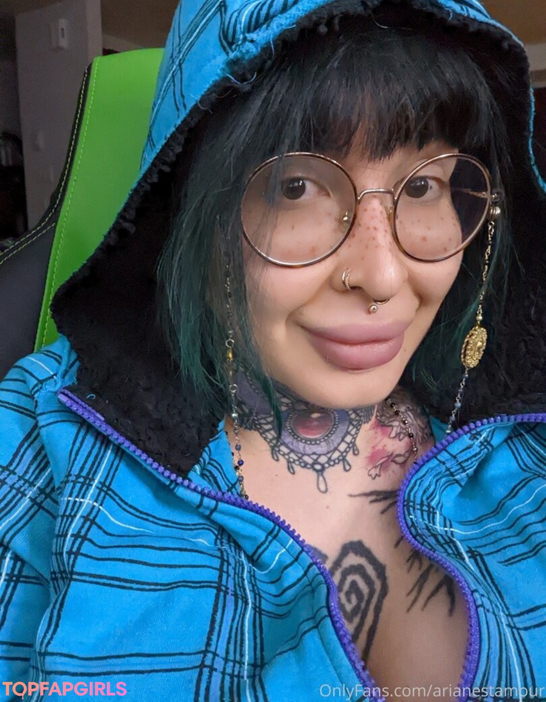 Naakte gelekte OnlyFans-foto van Ariane Saint Amour #1604