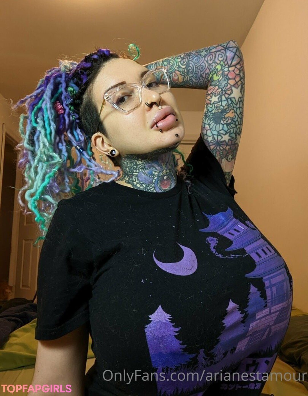 Naakte gelekte OnlyFans-foto van Ariane Saint Amour #1928