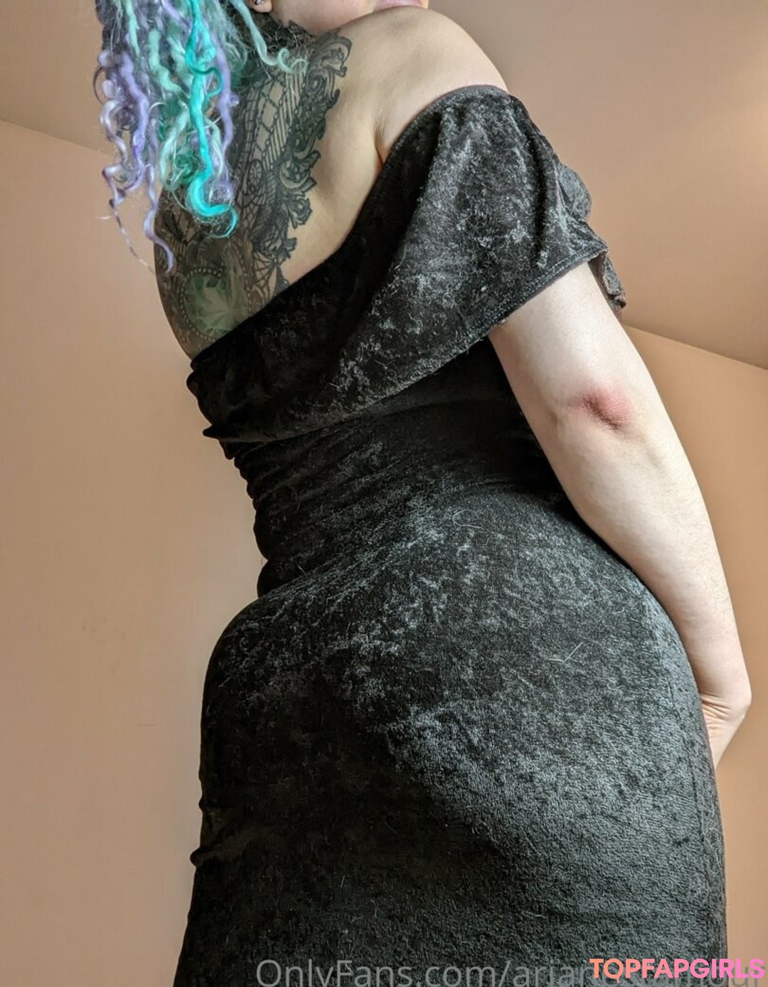 Naakte gelekte OnlyFans-foto van Ariane Saint Amour #1944