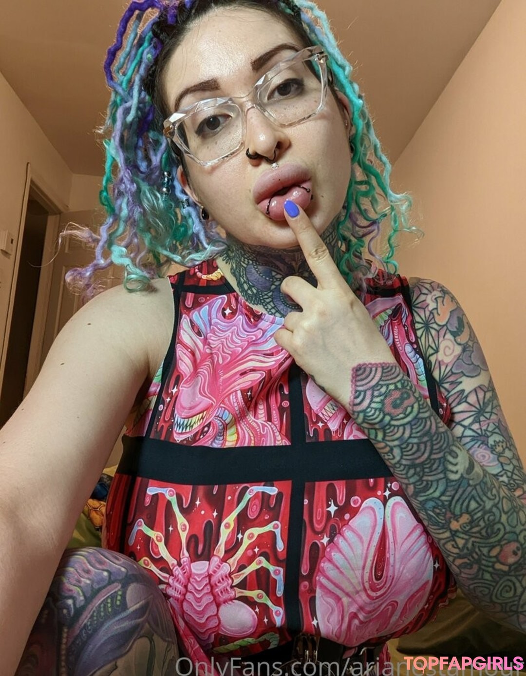 Naakte gelekte OnlyFans-foto van Ariane Saint Amour #1952