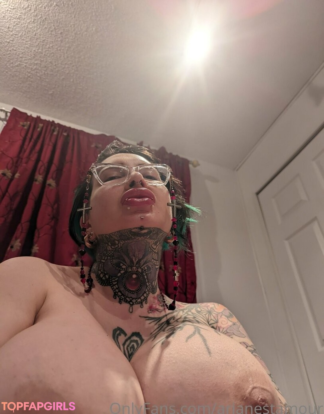 Naakte gelekte OnlyFans-foto van Ariane Saint Amour #2225