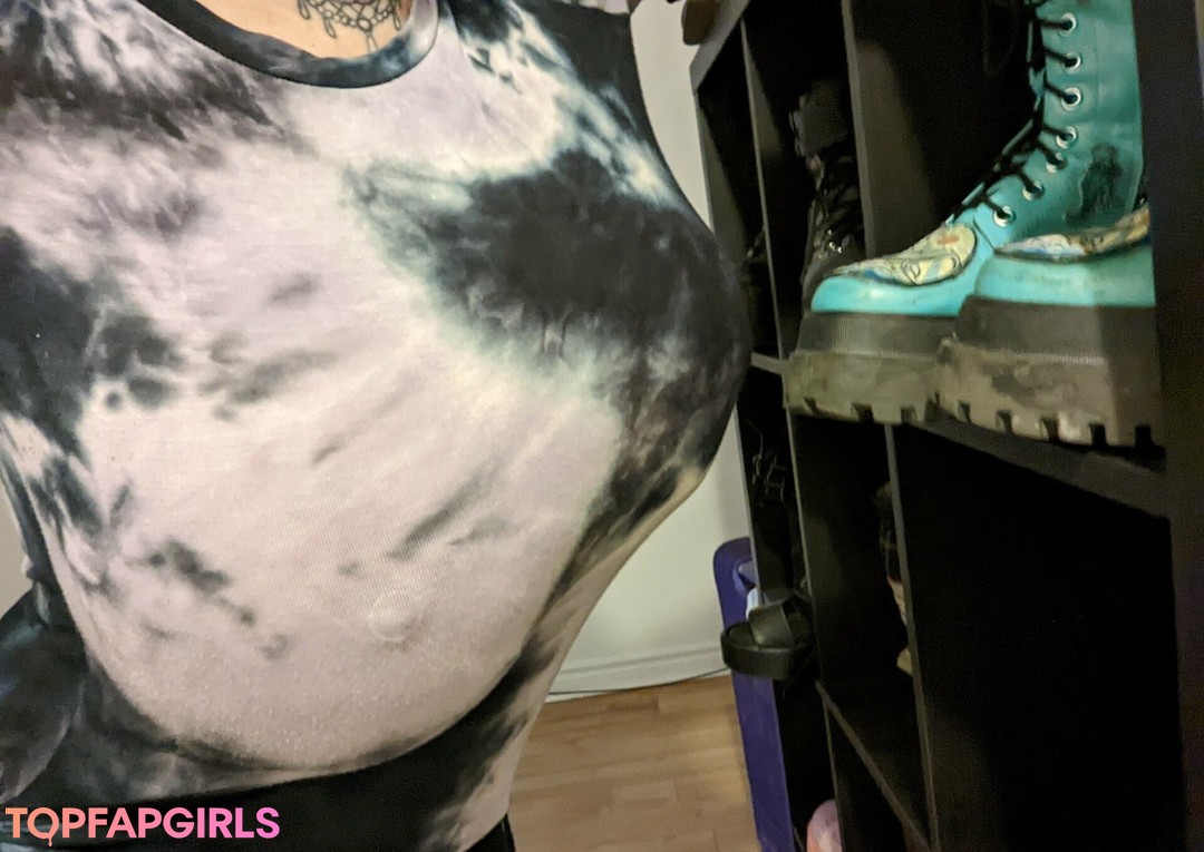 Naakte gelekte OnlyFans-foto van Ariane Saint Amour #2648