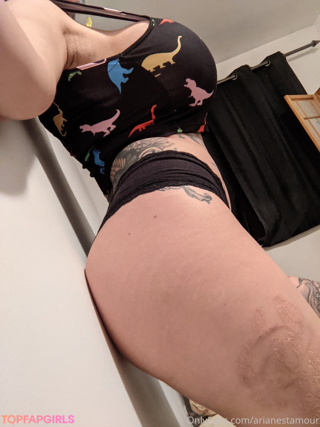 Naakte gelekte OnlyFans-foto van Ariane Saint Amour #502