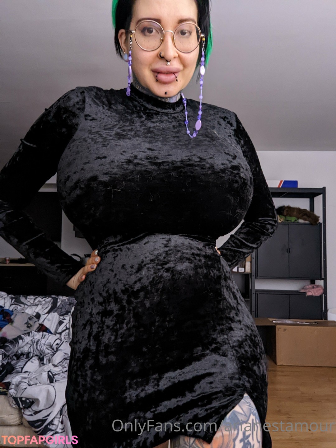 Naakte gelekte OnlyFans-foto van Ariane Saint Amour #594