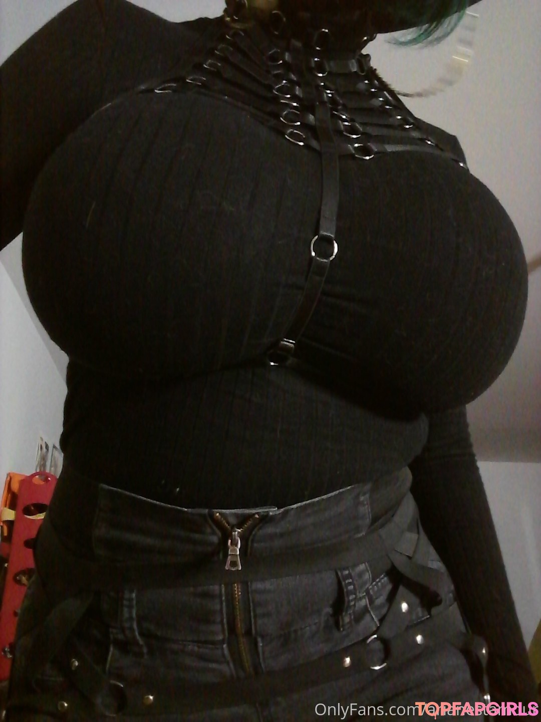 Naakte gelekte OnlyFans-foto van Ariane Saint Amour #365