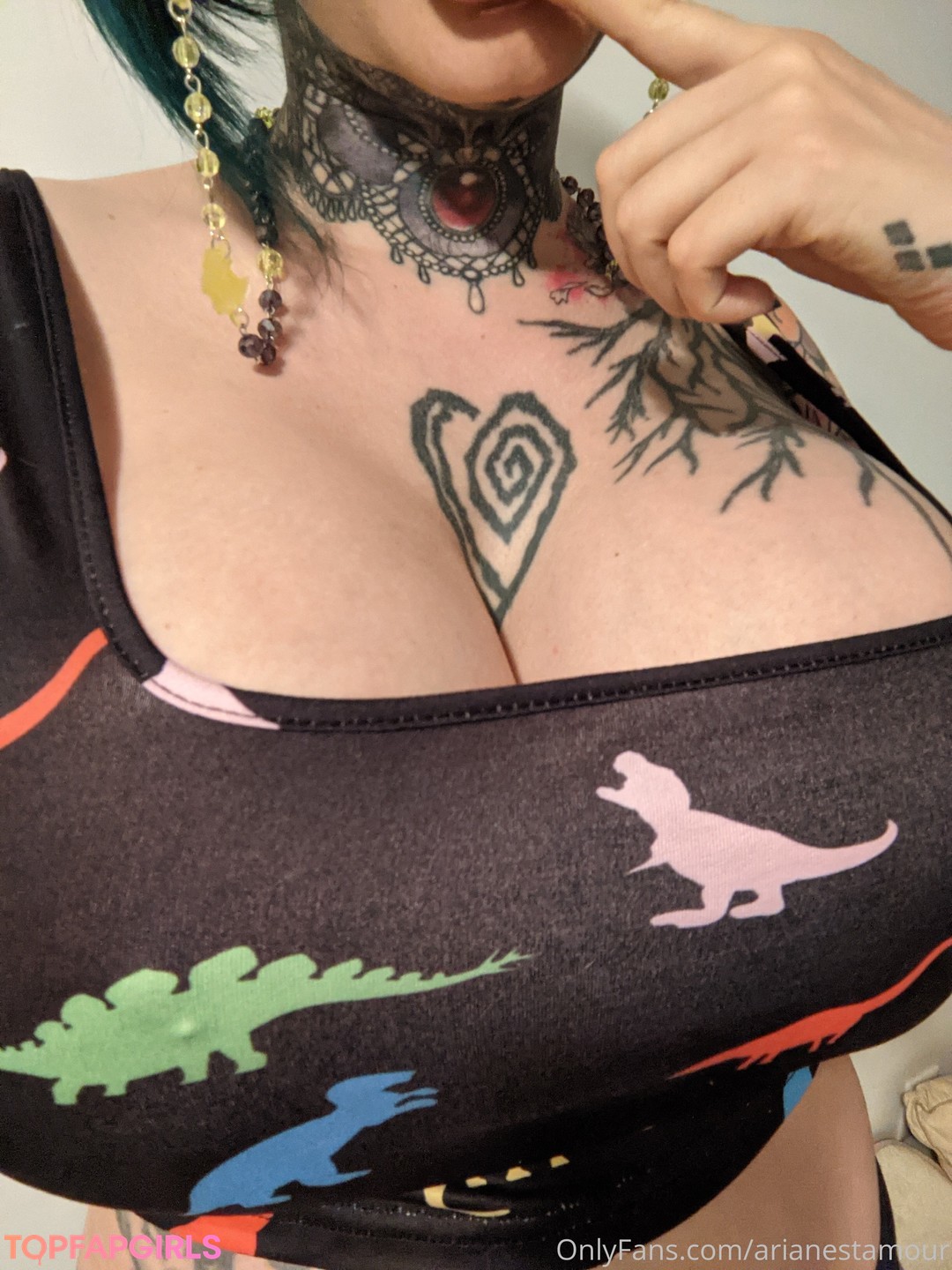 Naakte gelekte OnlyFans-foto van Ariane Saint Amour #467