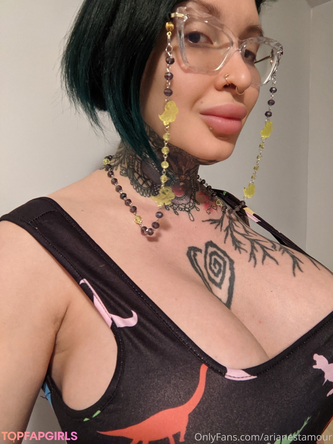 Naakte gelekte OnlyFans-foto van Ariane Saint Amour #487