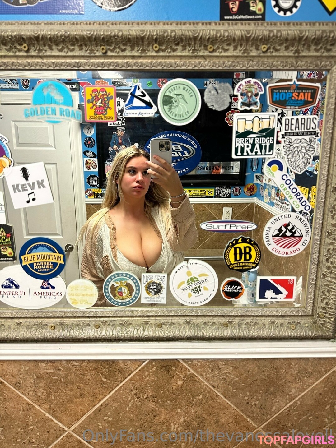 Naakte gelekte OnlyFans-foto van Vanessa Lovell #109