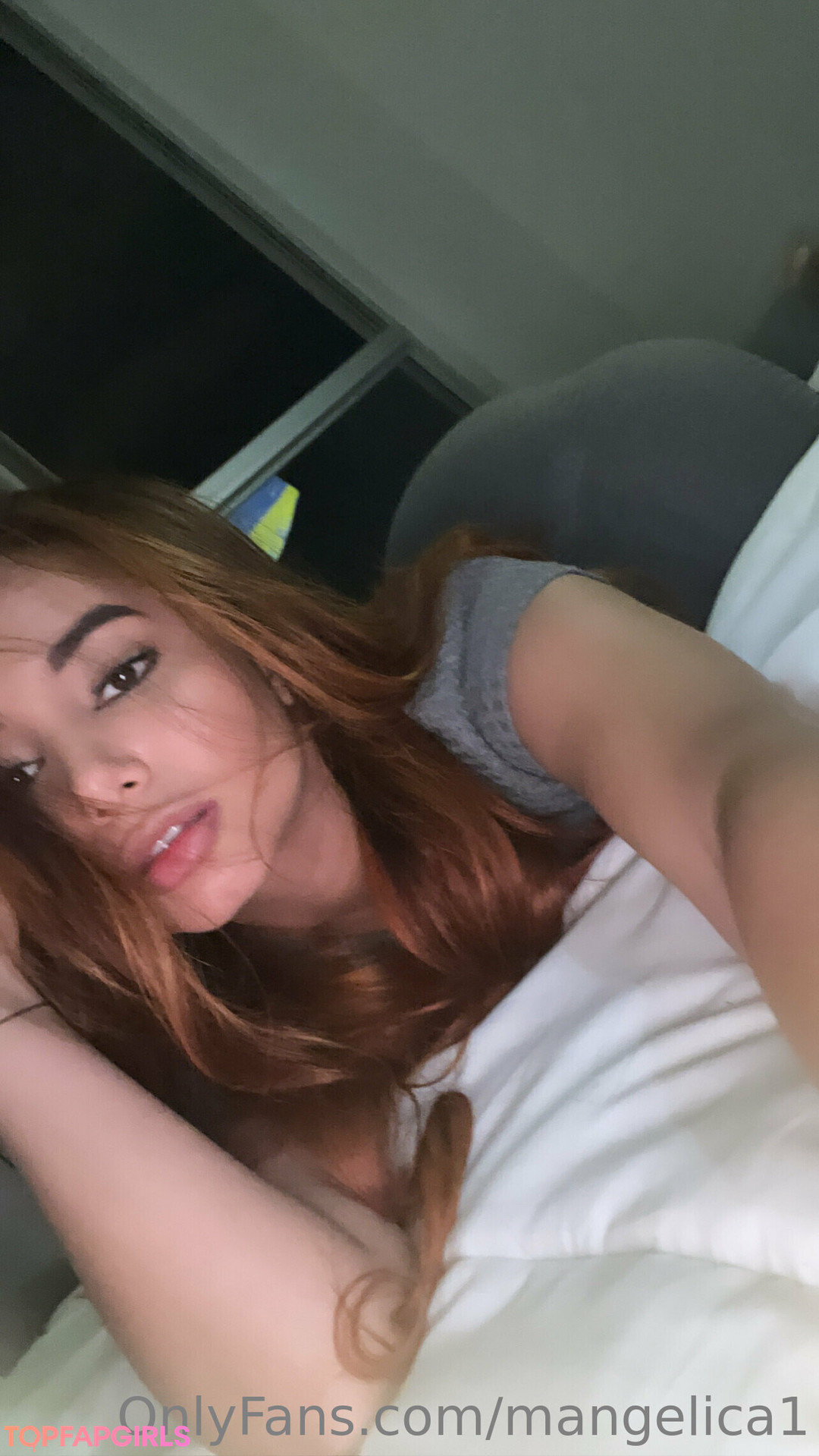 Naakte gelekte OnlyFans-foto van Cute Molly18 #2