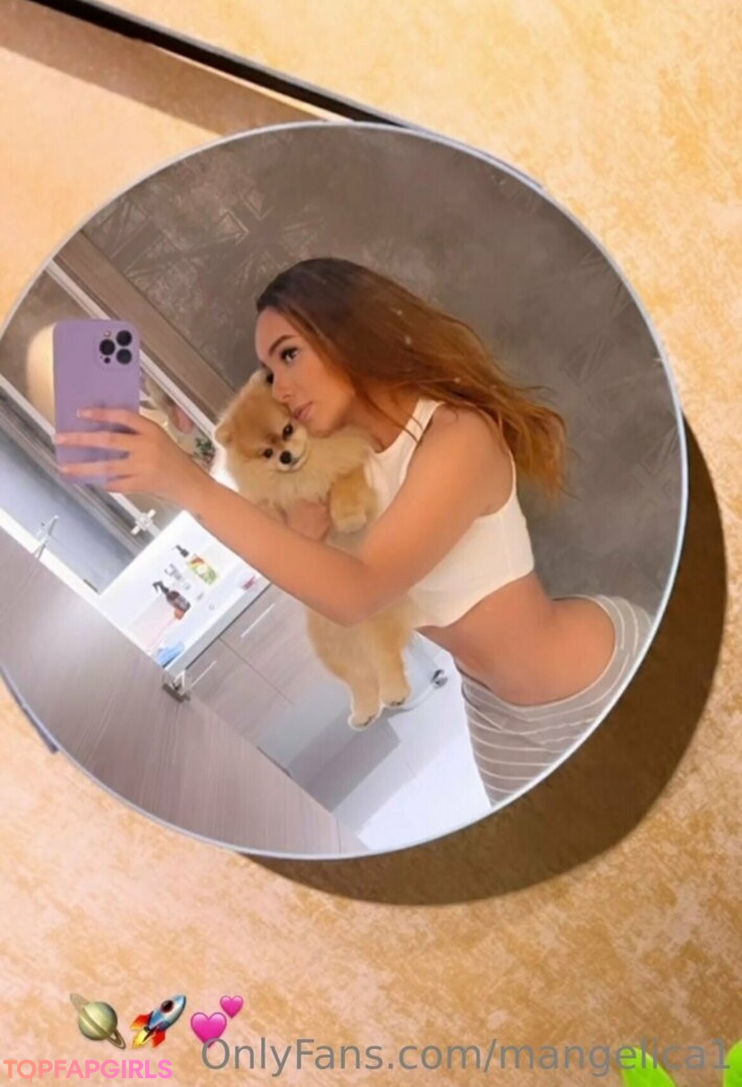 Naakte gelekte OnlyFans-foto van Cute Molly18 #24