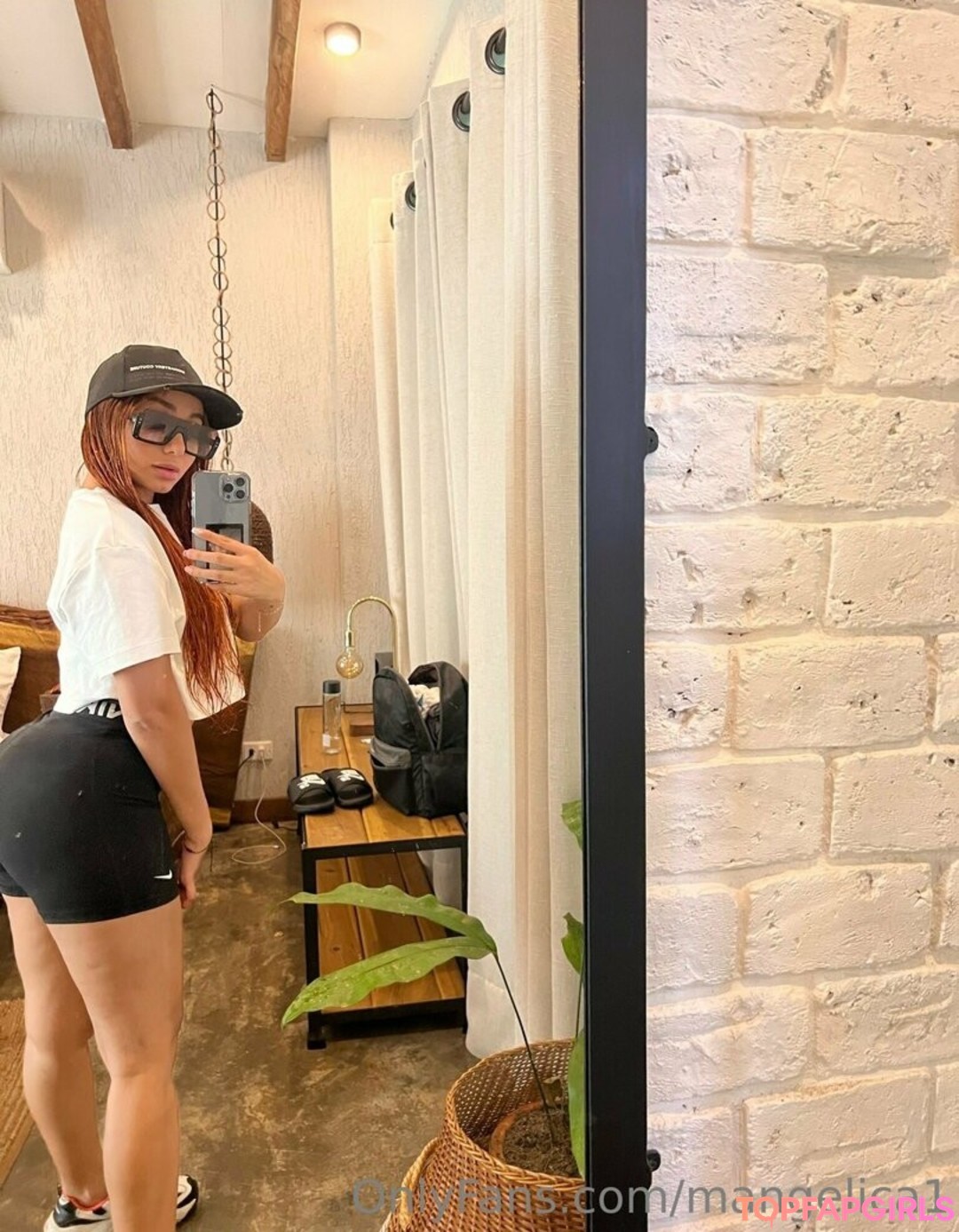 Naakte gelekte OnlyFans-foto van Cute Molly18 #57