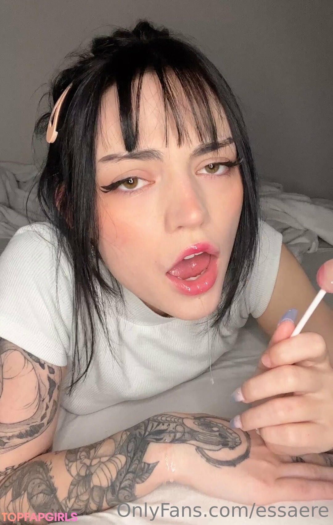 Naakte gelekte OnlyFans-foto van Essaere #20