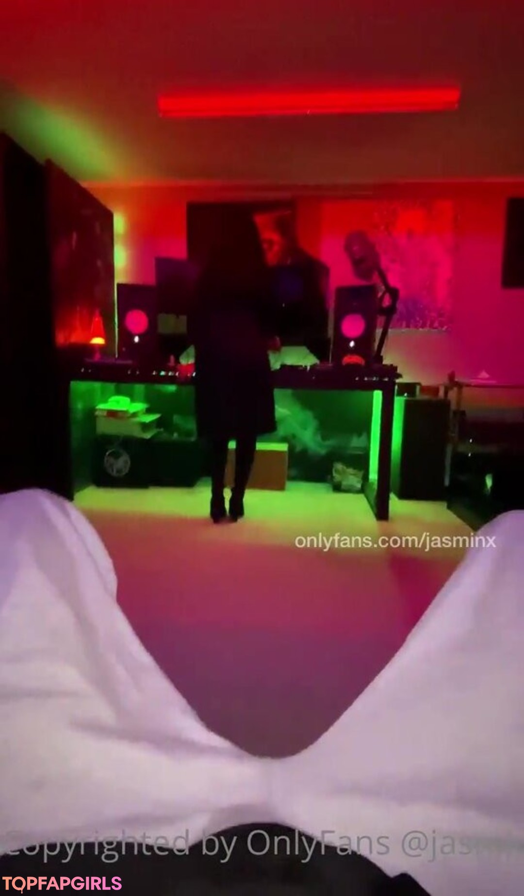 Naakte gelekte OnlyFans-foto van Jasminx #385