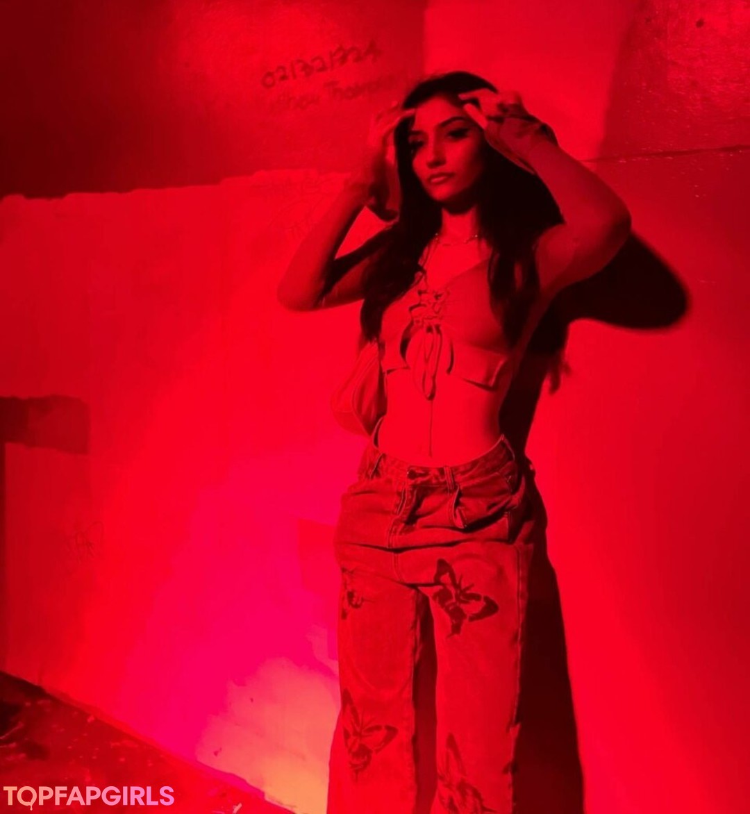 Naakte gelekte OnlyFans-foto van Jasminx #513