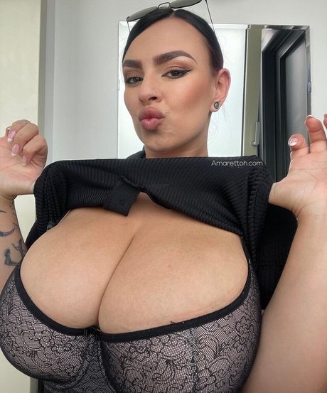 Naakte gelekte OnlyFans-foto van Amaretto Hammer