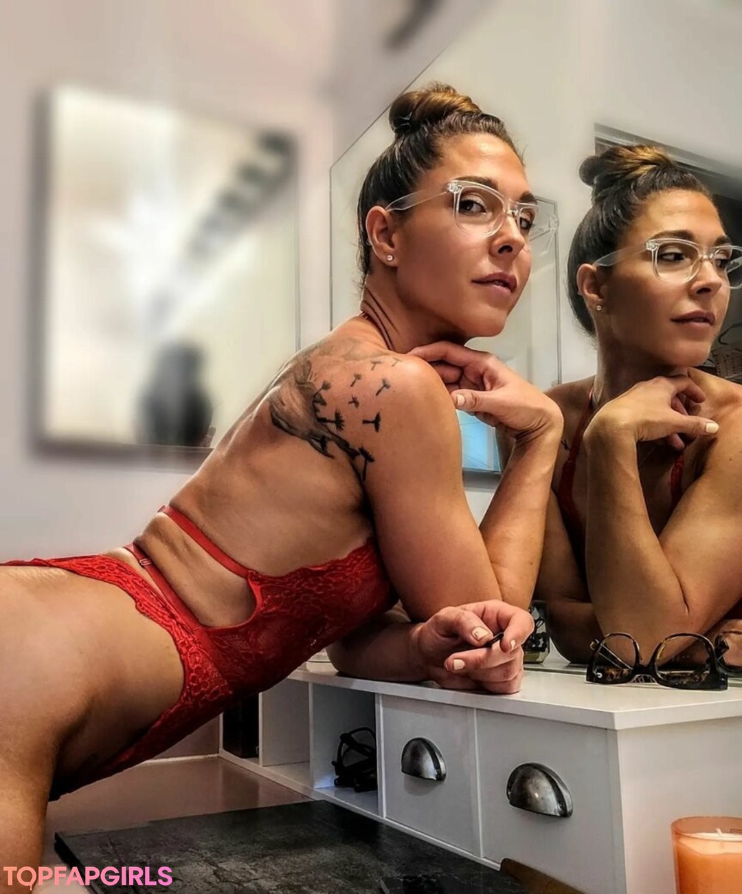 Naakte gelekte OnlyFans-foto van Laura Marie Masse #335