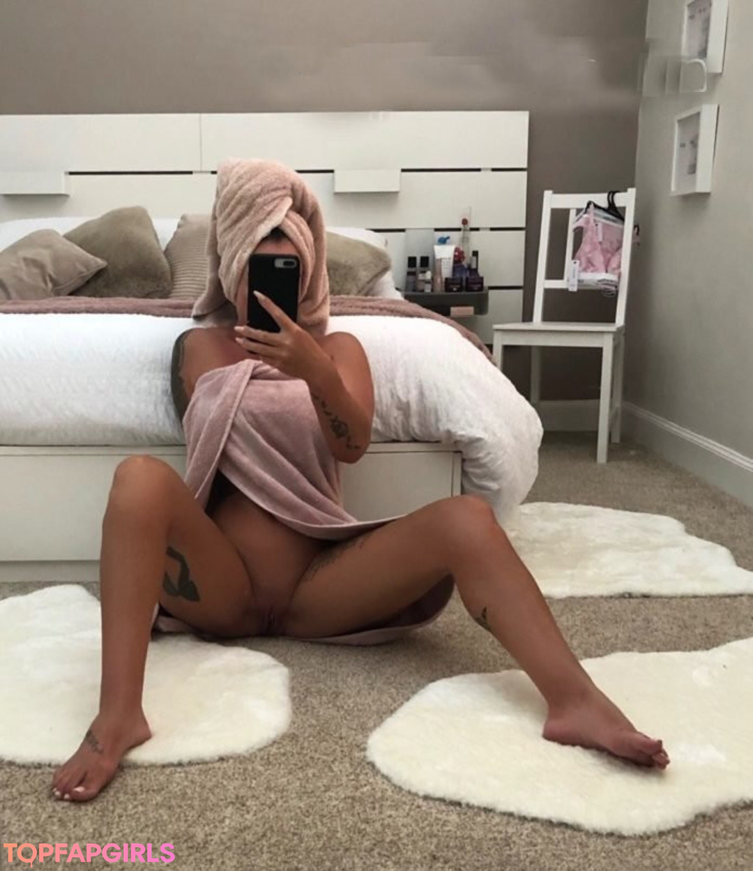 Naakte gelekte OnlyFans-foto van Jennifer Thomson #320