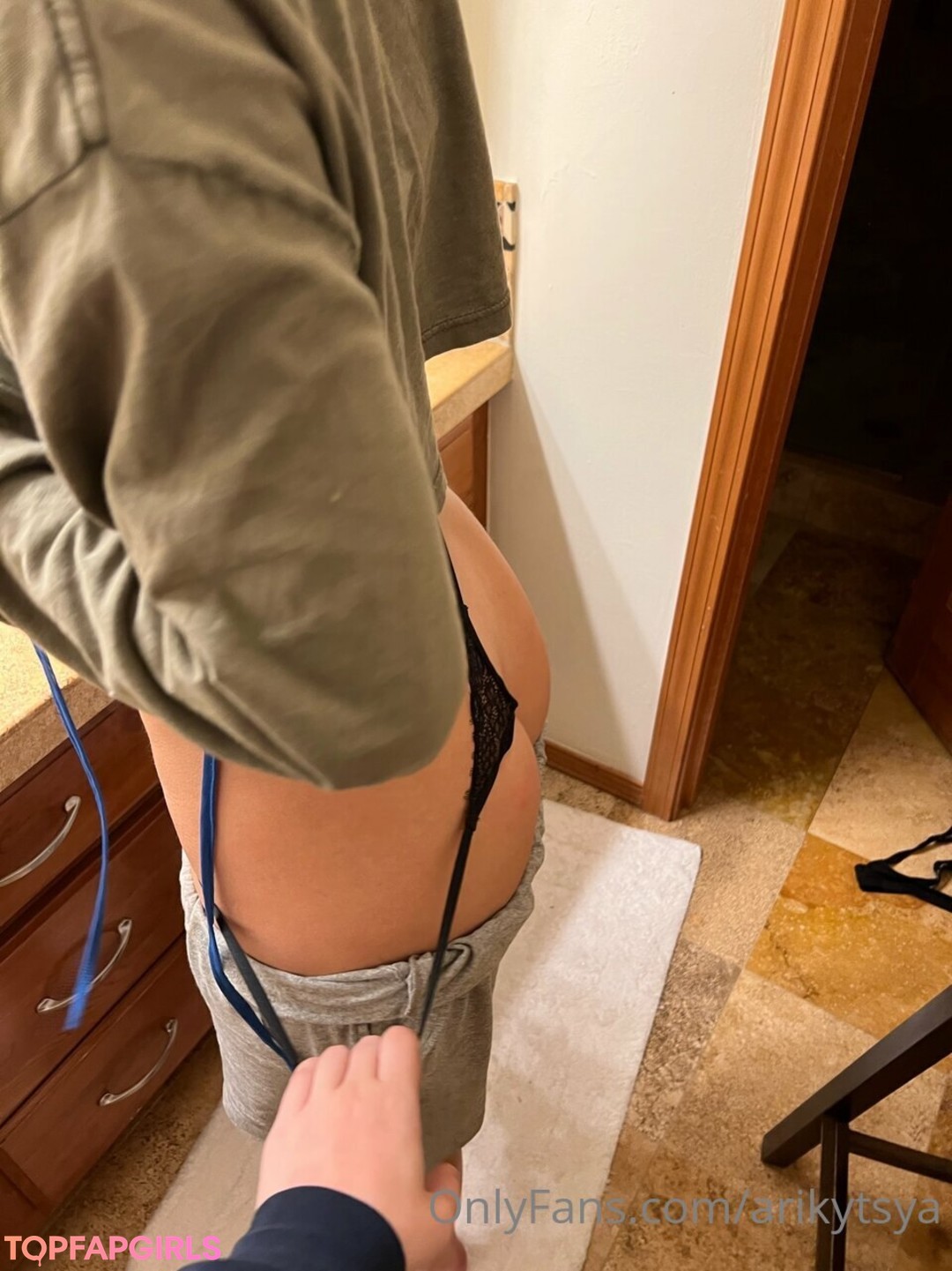 Naakte gelekte OnlyFans-foto van Arikytsya #116