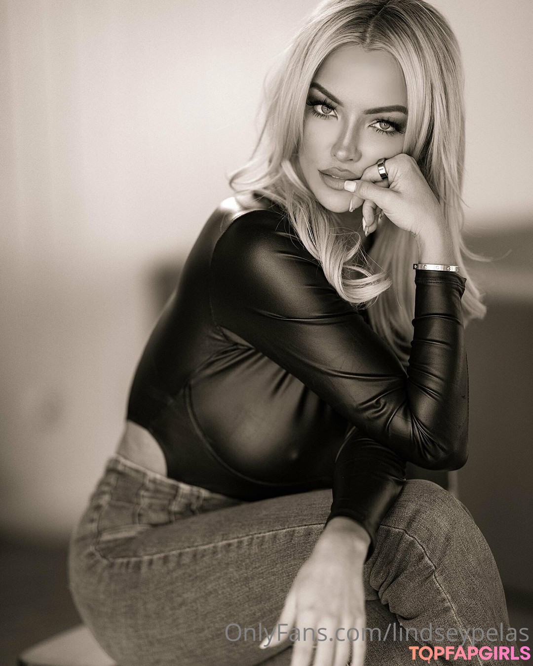 Naakte gelekte OnlyFans-foto van Lindsey Pelas #230