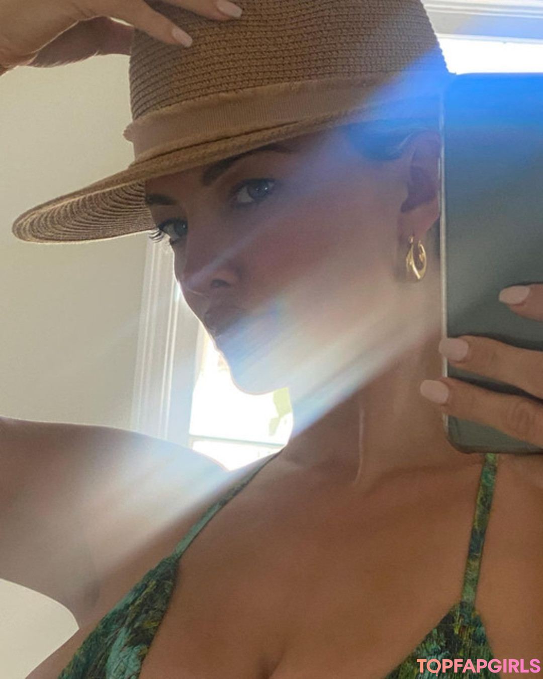 Naakte gelekte OnlyFans-foto van Lindsey Pelas #875