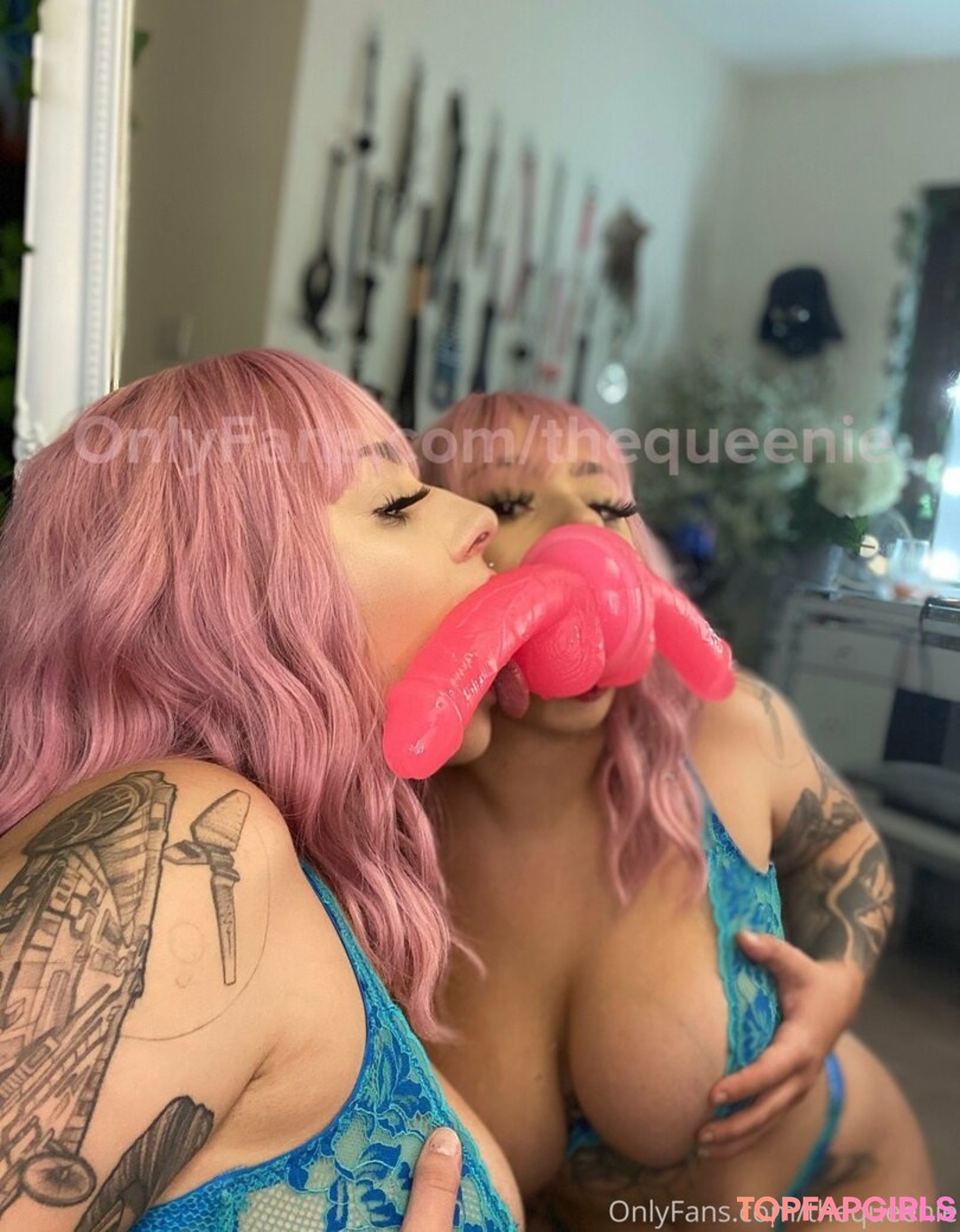 Naakte gelekte OnlyFans-foto van Thequeenie #264