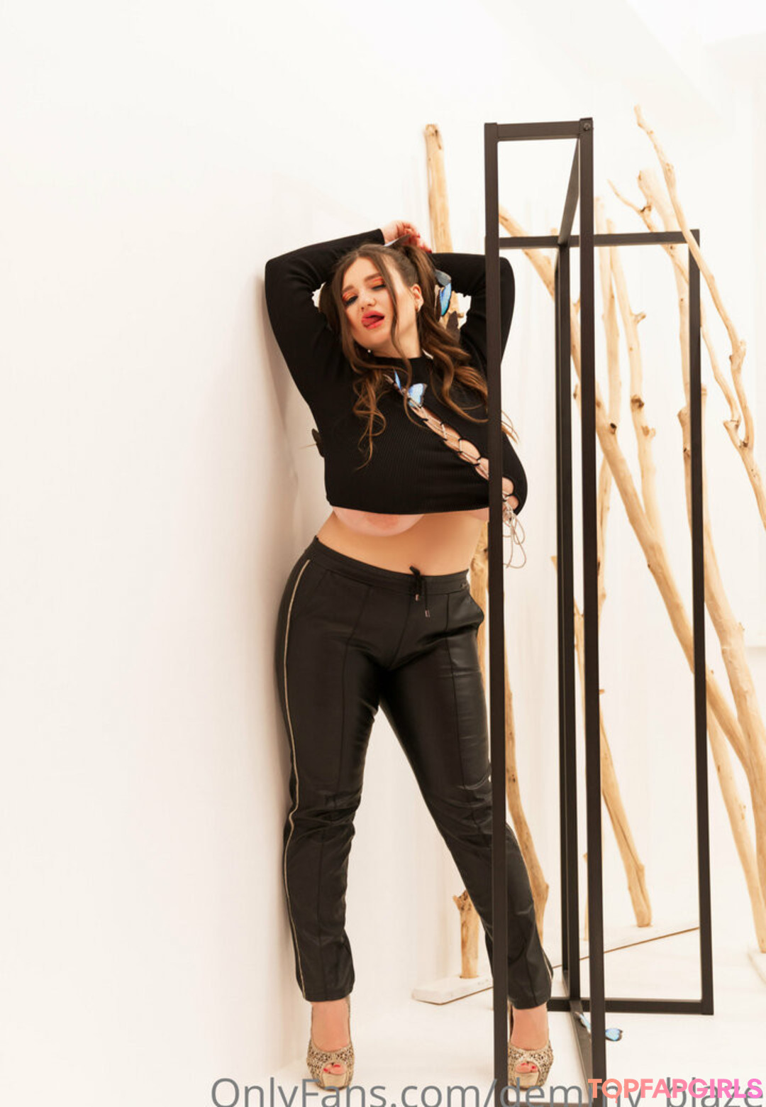 Naakte gelekte OnlyFans-foto van Demmy Blaze #1989