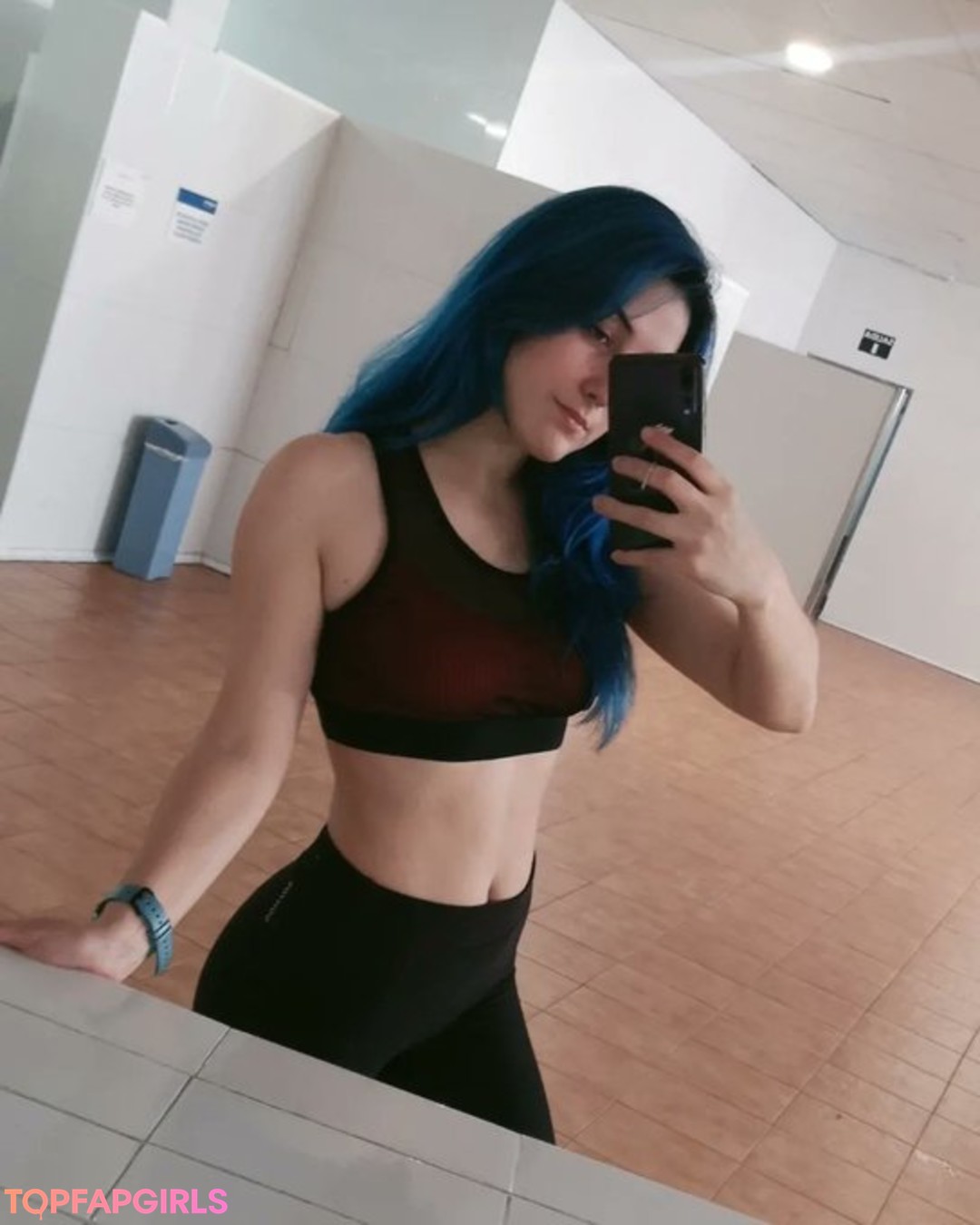 Naakte gelekte OnlyFans-foto van Mhere #220