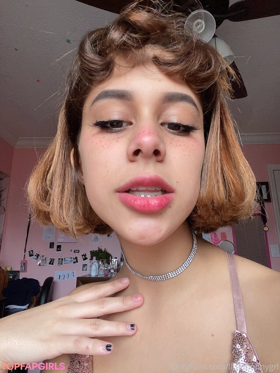 Naakte gelekte OnlyFans-foto van Little Bunny #294