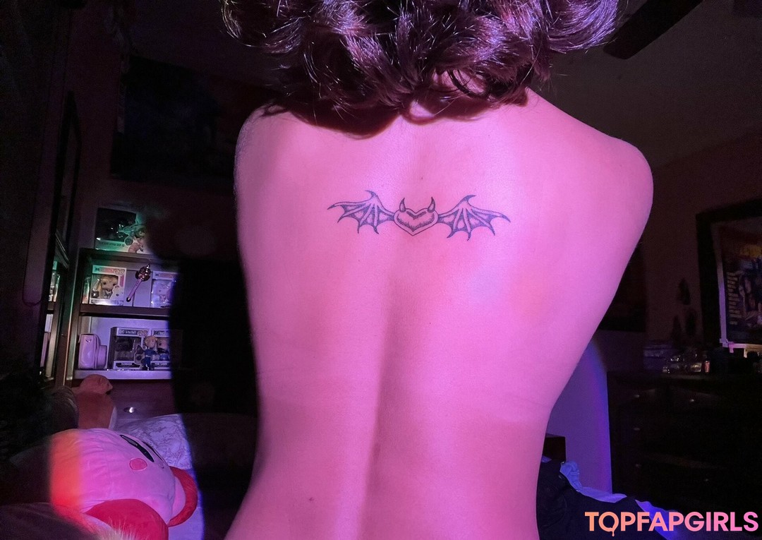 Naakte gelekte OnlyFans-foto van Little Bunny #407