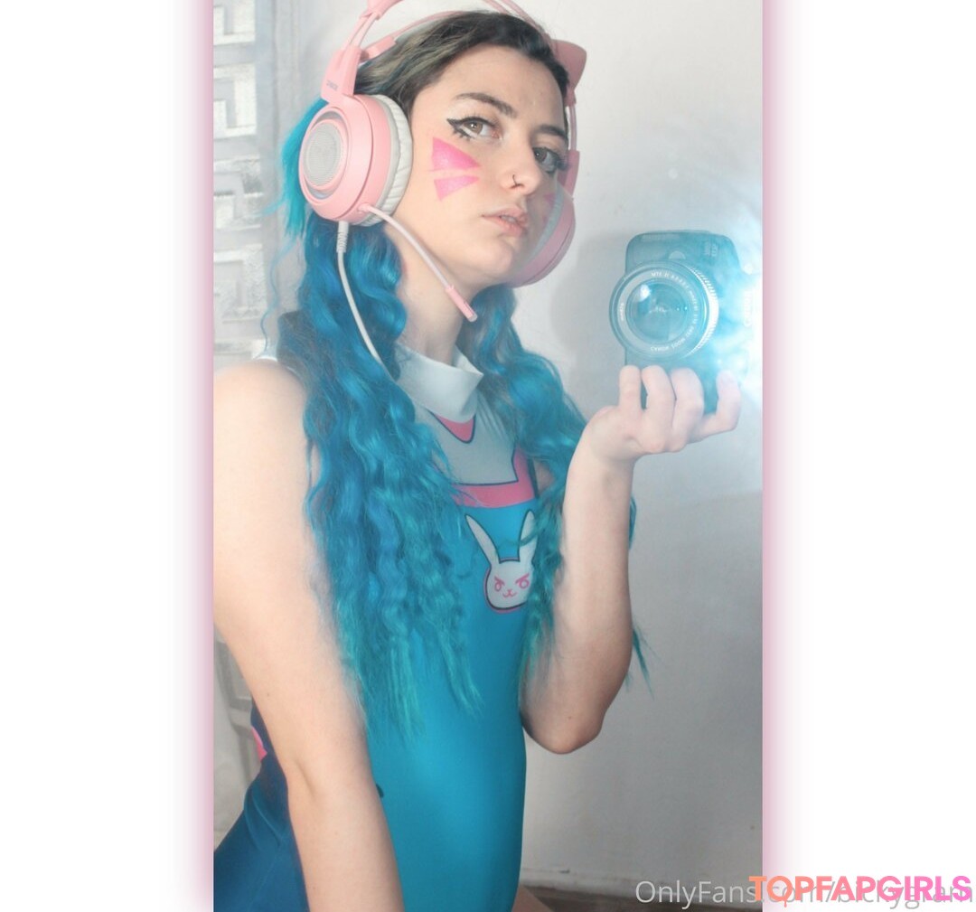 Naakte gelekte OnlyFans-foto van Bickygram #39