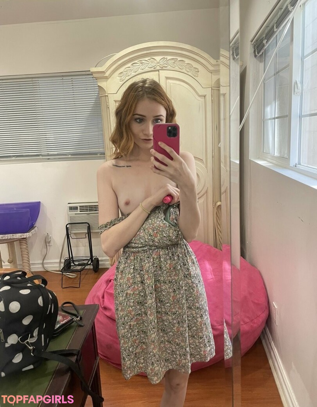 Naakte gelekte OnlyFans-foto van Scarlet Skies #63