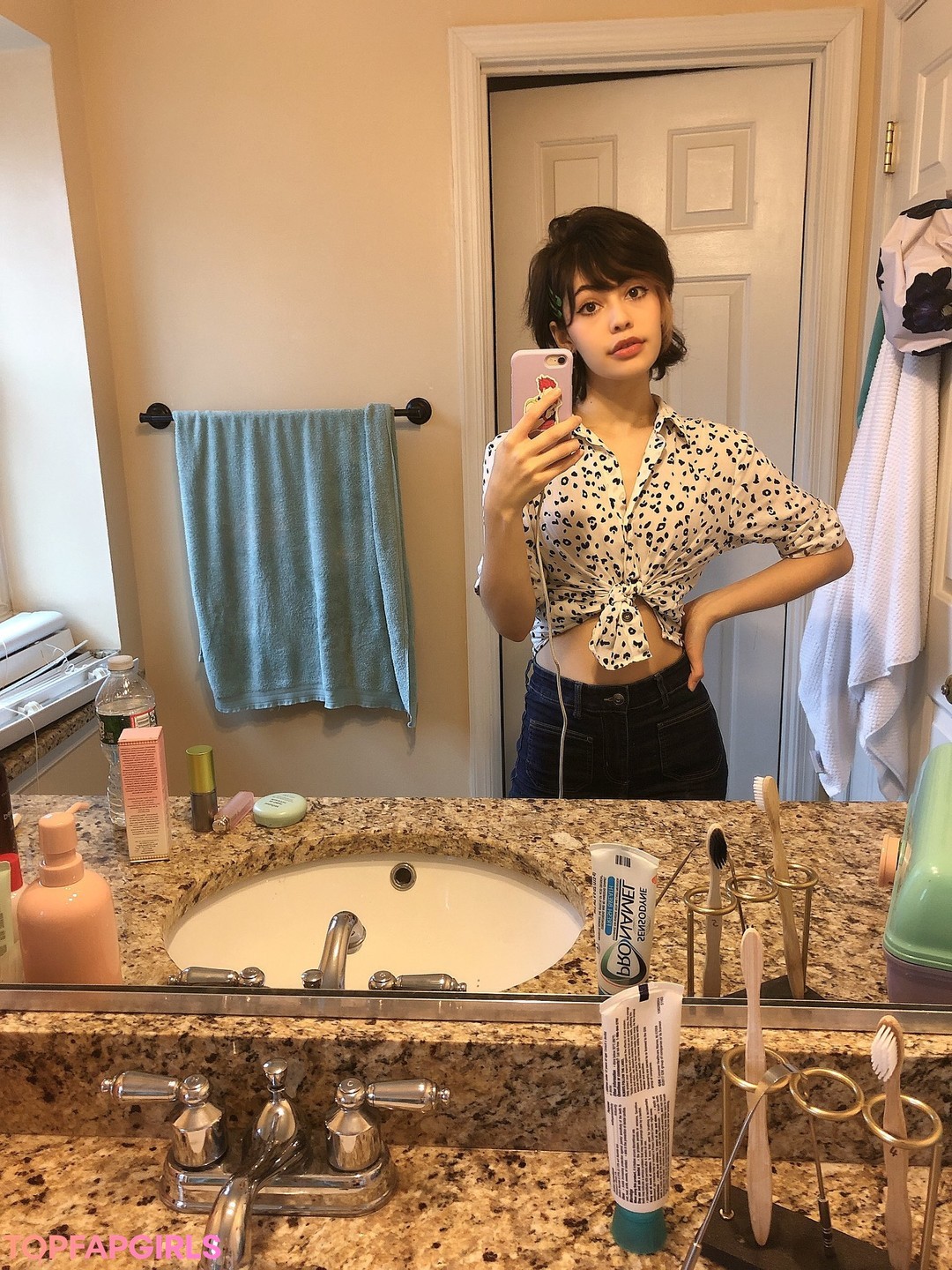 Naakte gelekte OnlyFans-foto van Betas Inferno #521