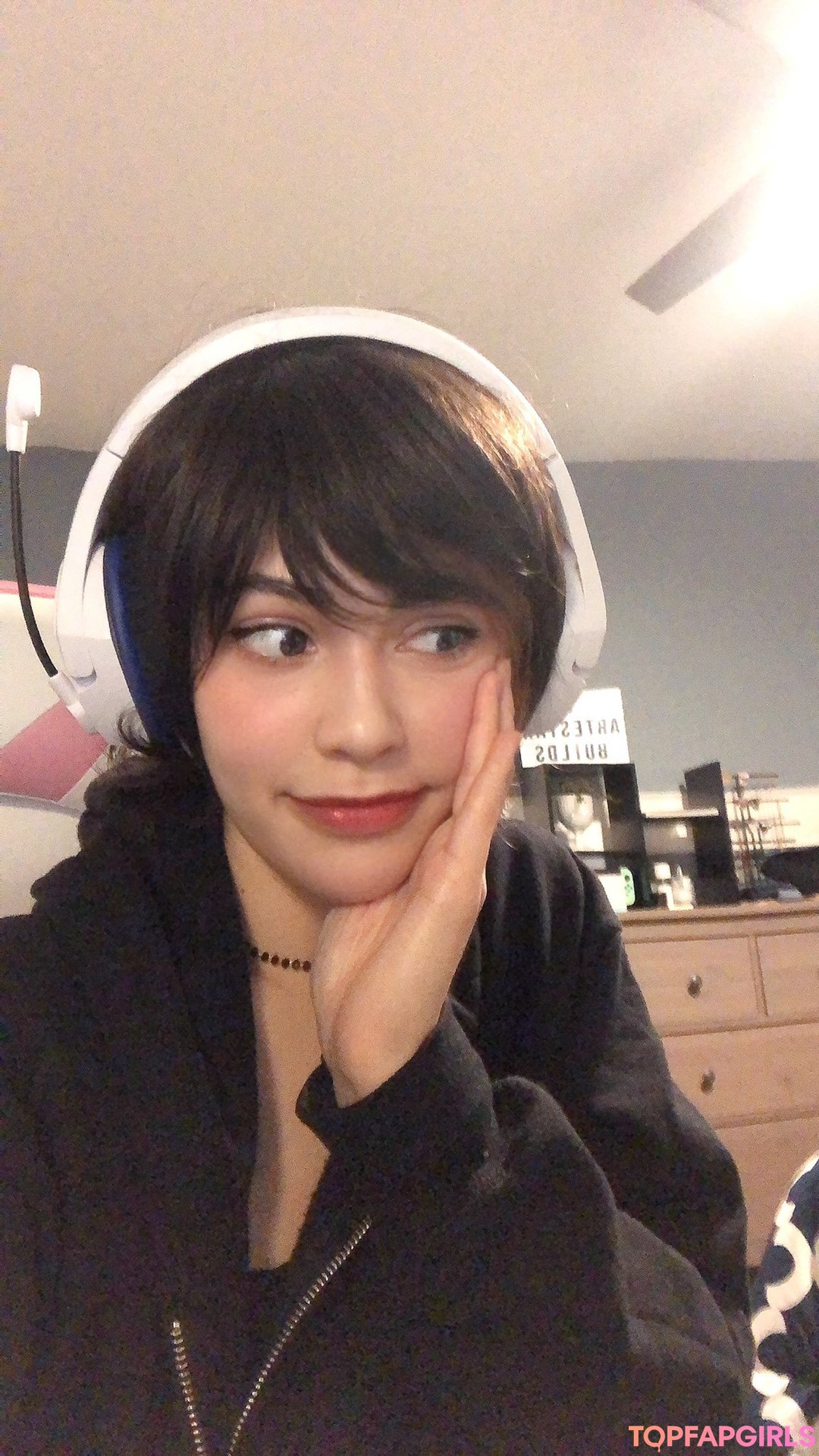 Naakte gelekte OnlyFans-foto van Betas Inferno #558